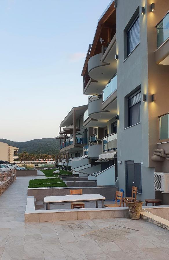Vrahakia Beach Sarti Dış mekan fotoğraf